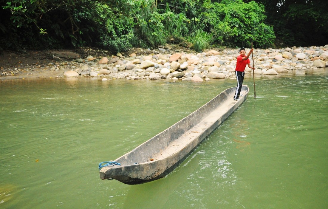 Traversée de la rivière à Tena, Equateur