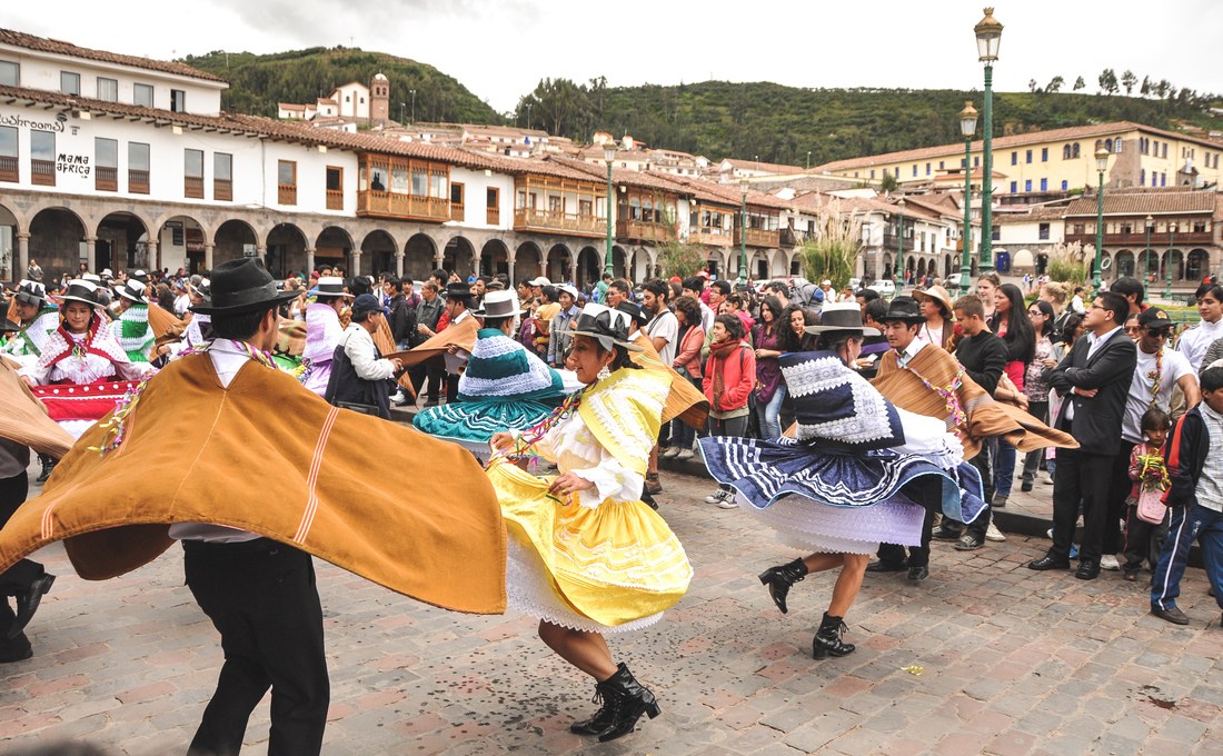 Fête dans les rues de Cuzco au Pérou