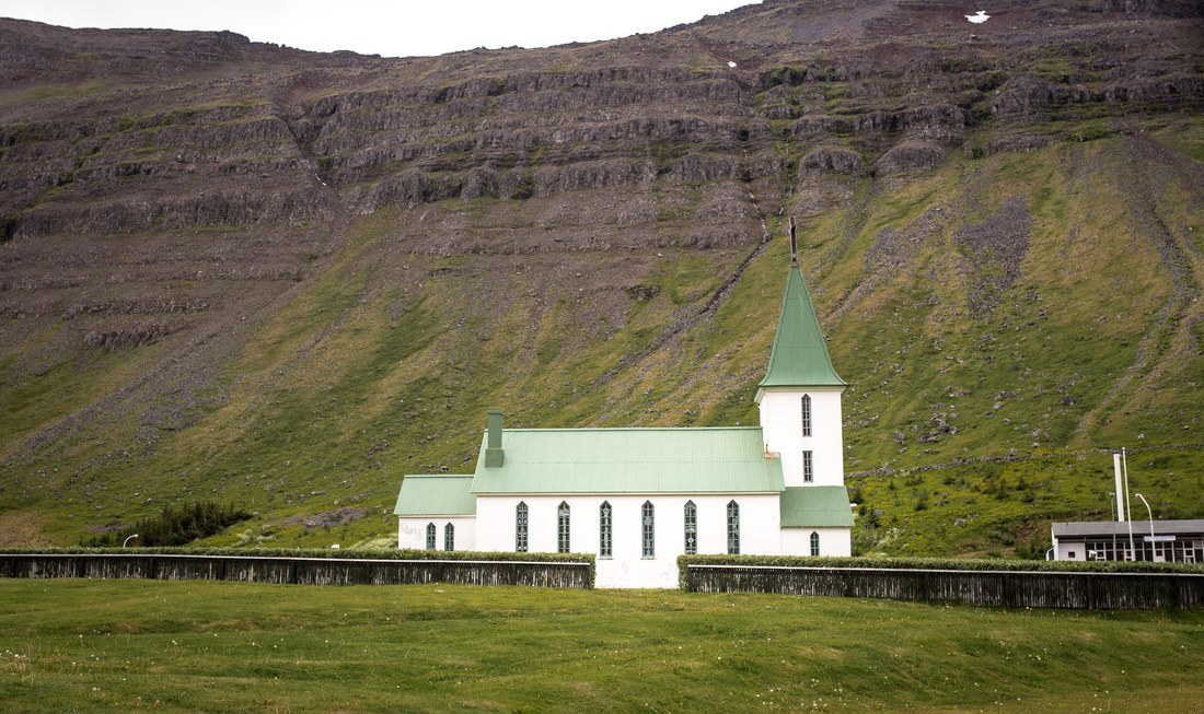 Petite église islandaise