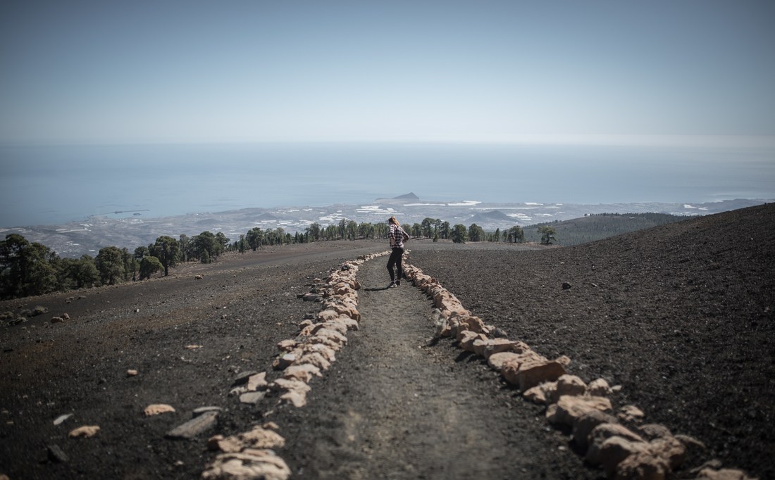 Etonnant chemin avec une vue sur Tenerife 