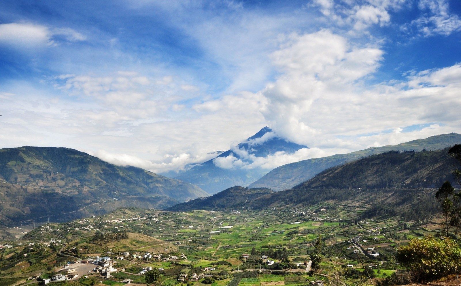 Tungurahua volcan. Banos, Banos en Equateur