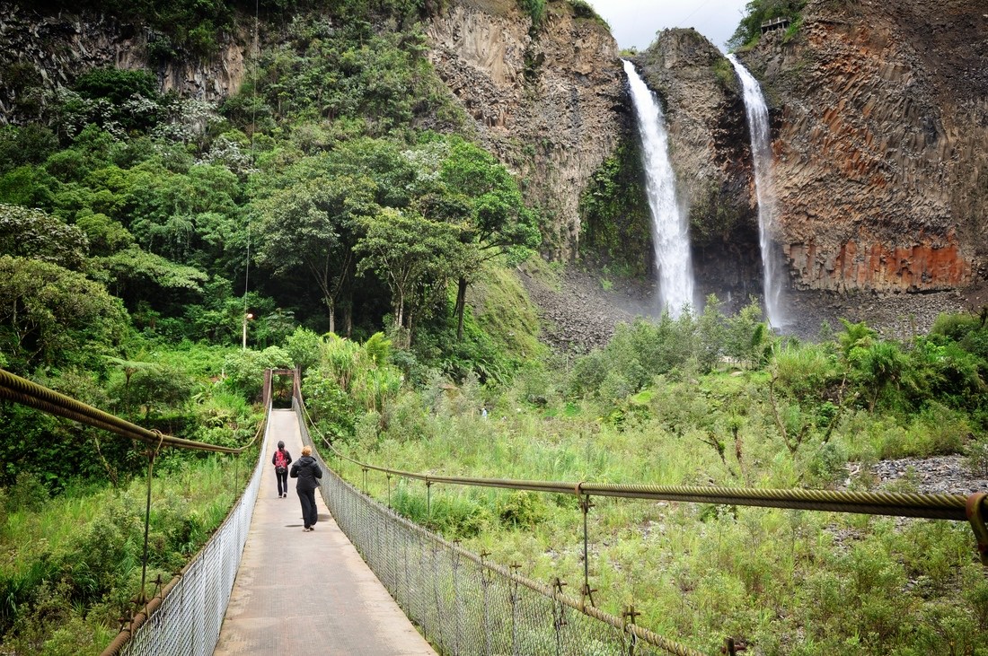 Cascade Manto de la Novia, Equateur