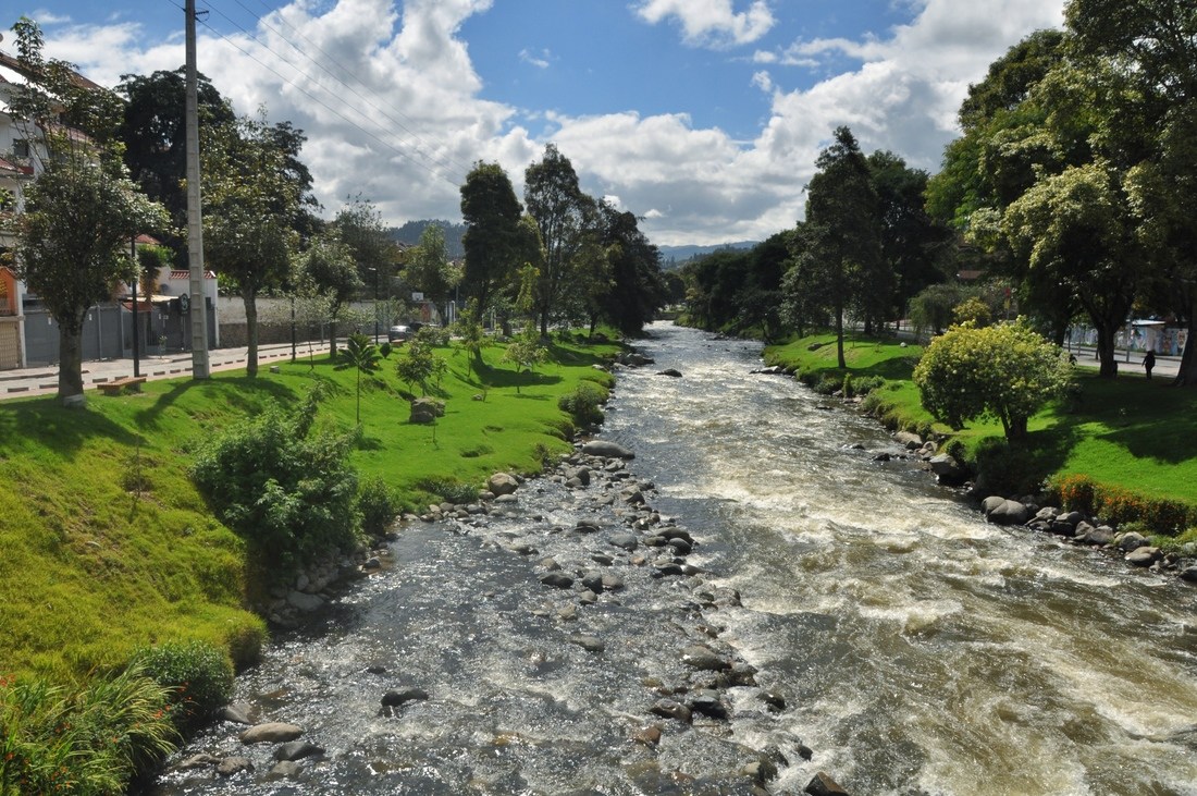 Rivière au coeur de Cuenca