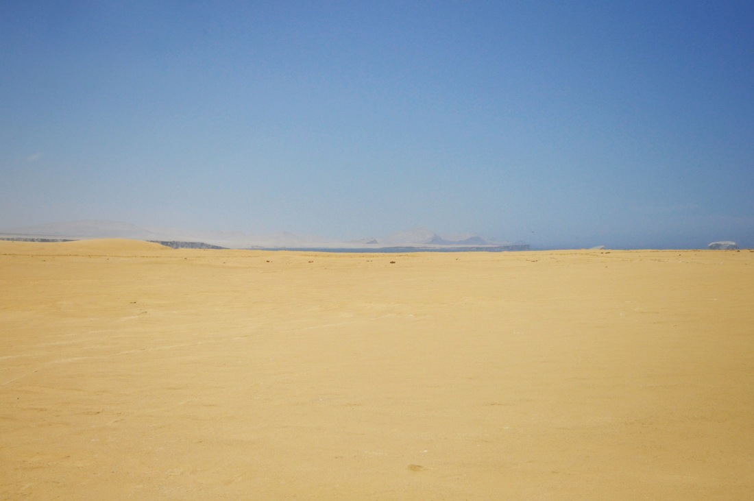 Au loin la mer, désert de Paracas