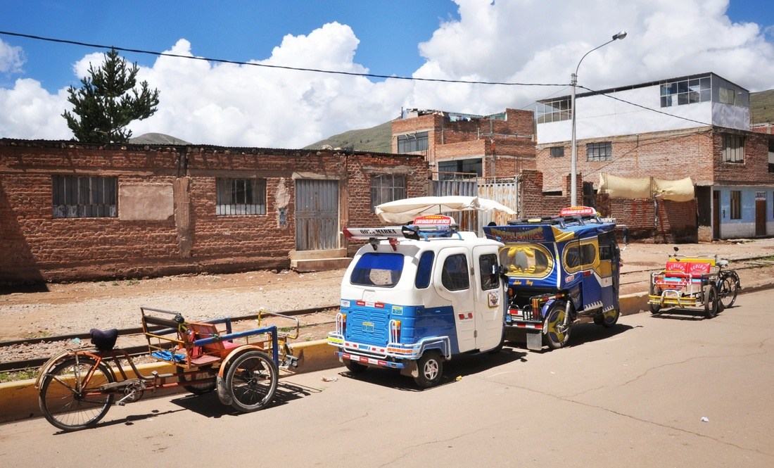 Velo taxi and moto taxi à Puno