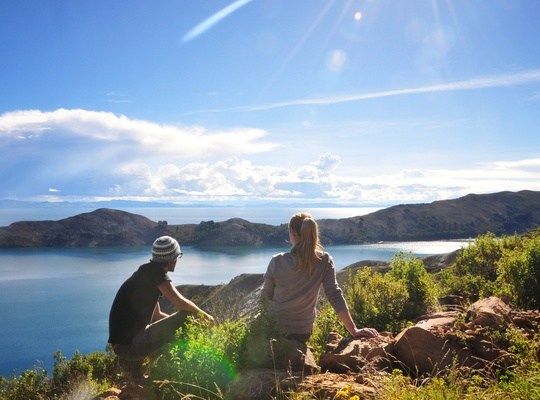 Ensemble face au lac titicaca
