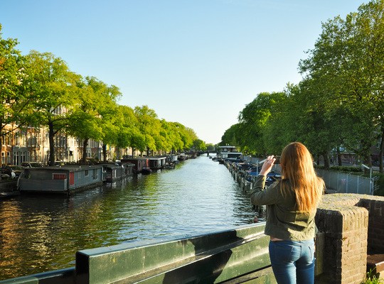 Photographier les jolis canaux d'Amsterdam