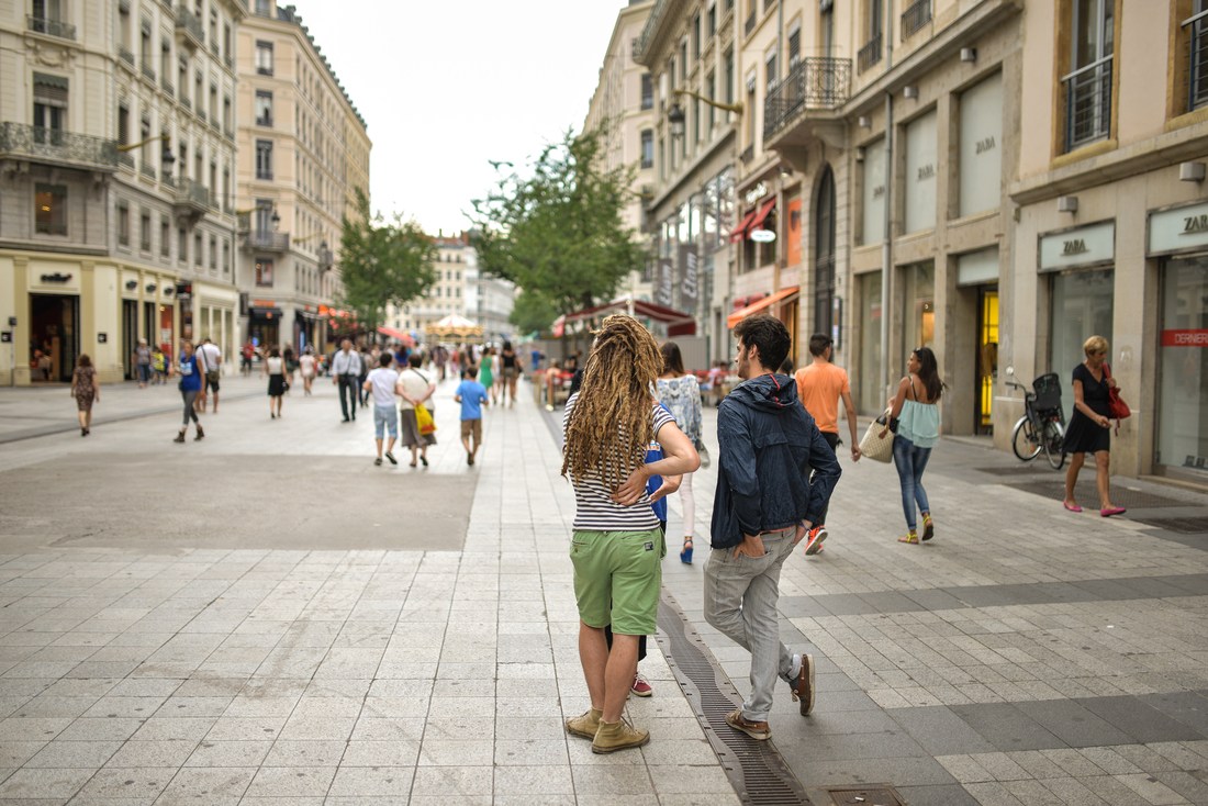 La grande rue commerçante de Lyon