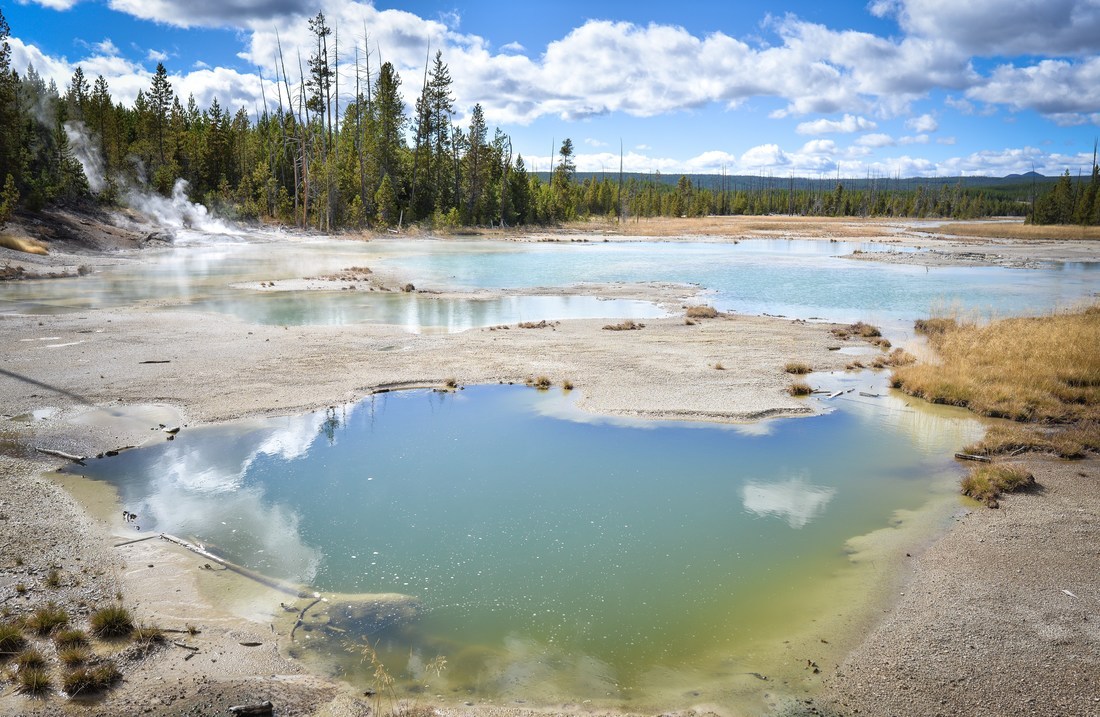 Couleurs des geysers de Yellowstone