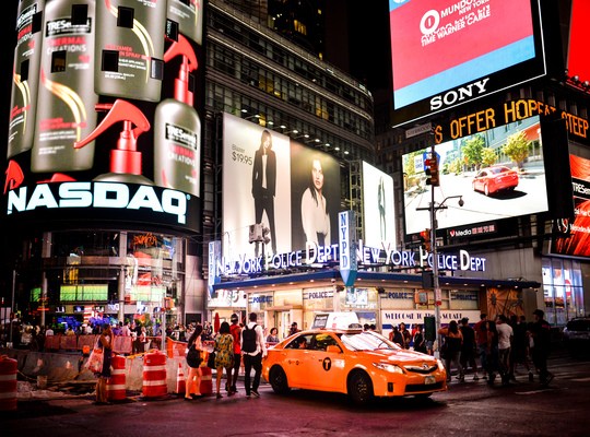 Célèbres taxi New Yorkais à Times Square
