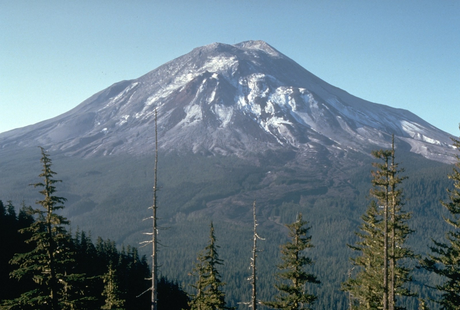 Le Mont St Helens Photos Du Volcan Le Plus Dangereux Des Etats Unis   Mont Saint Helens Avant Avant Eruption 