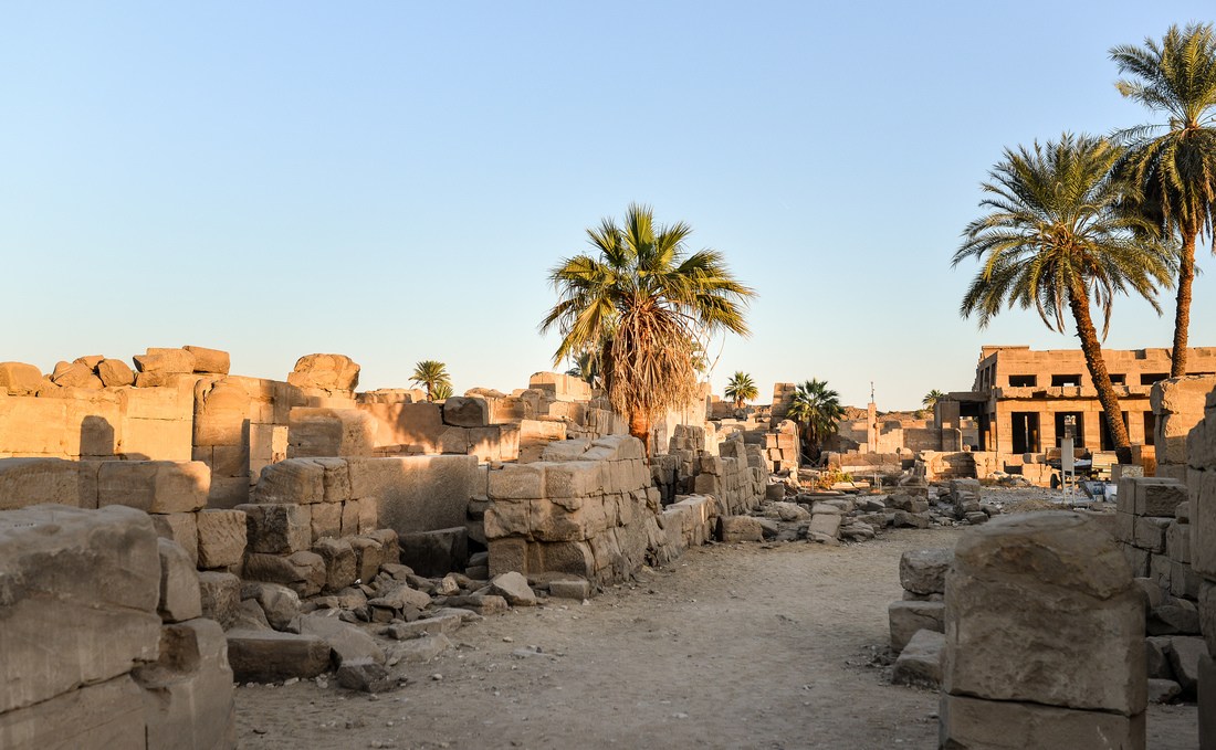 Ruines à coté du temple de Thutmose III