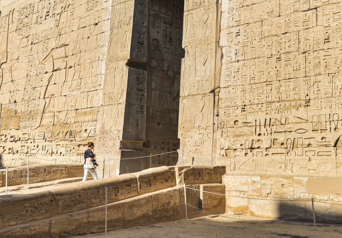 Au milieu du temple de Ramses III