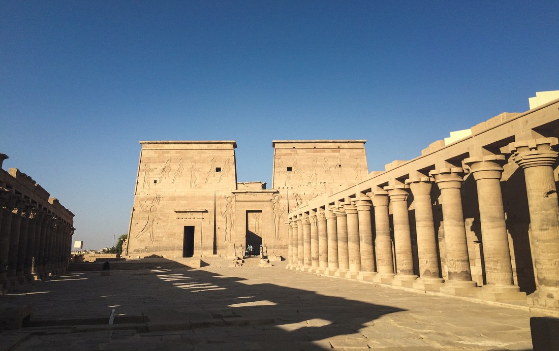 Esplanade du temple d'Isis