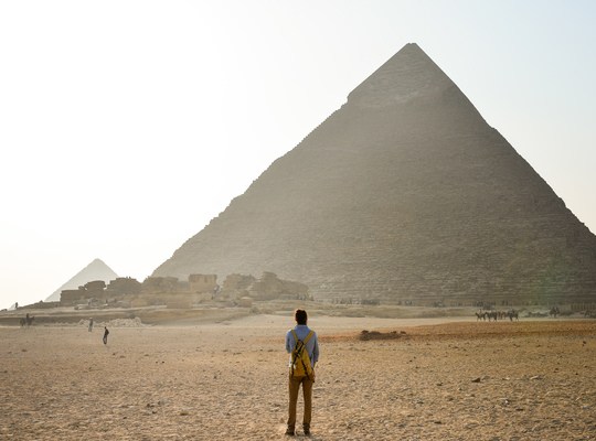Admirer la pyramide de Kephren