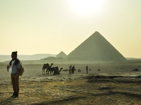 Au milieu des pyramides