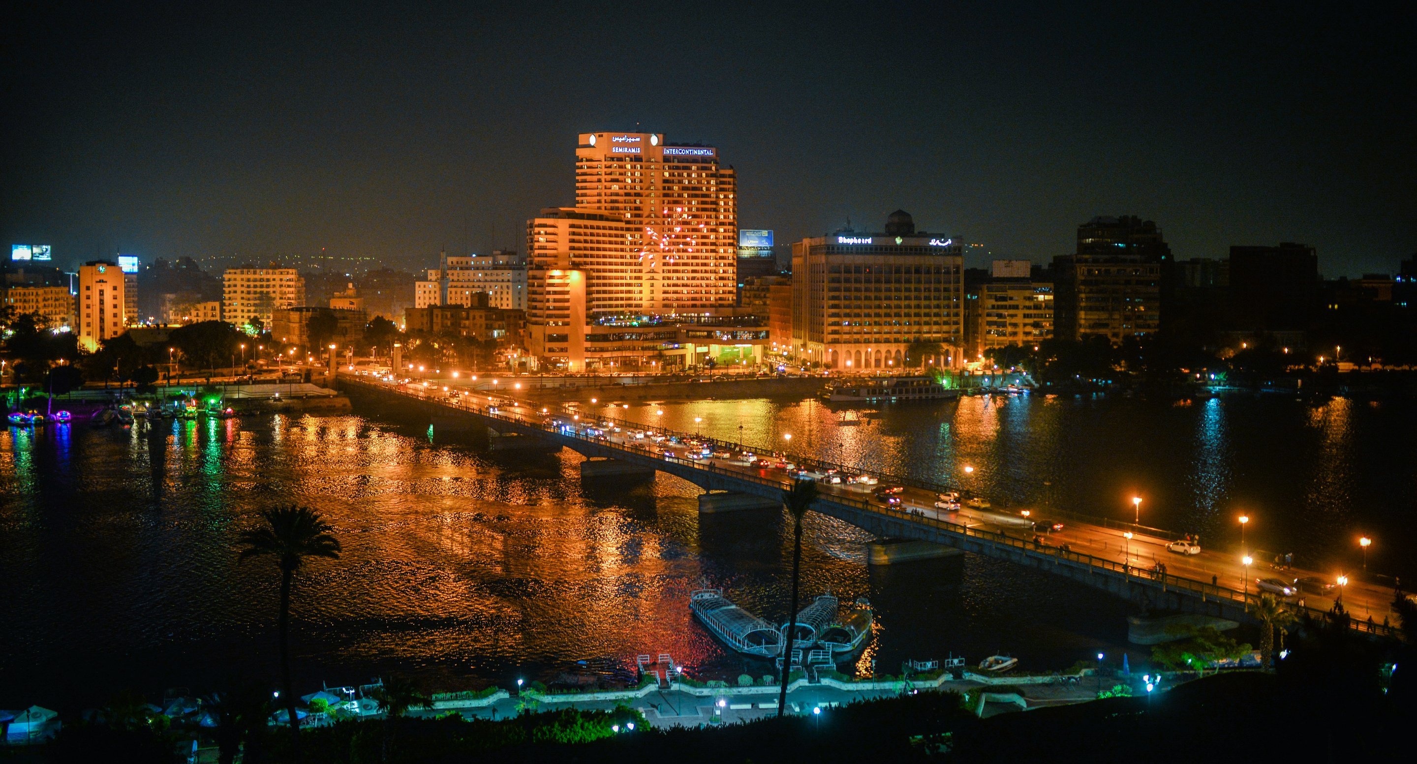 Photos de nuit du Gouvernorat du Caire en Egypte