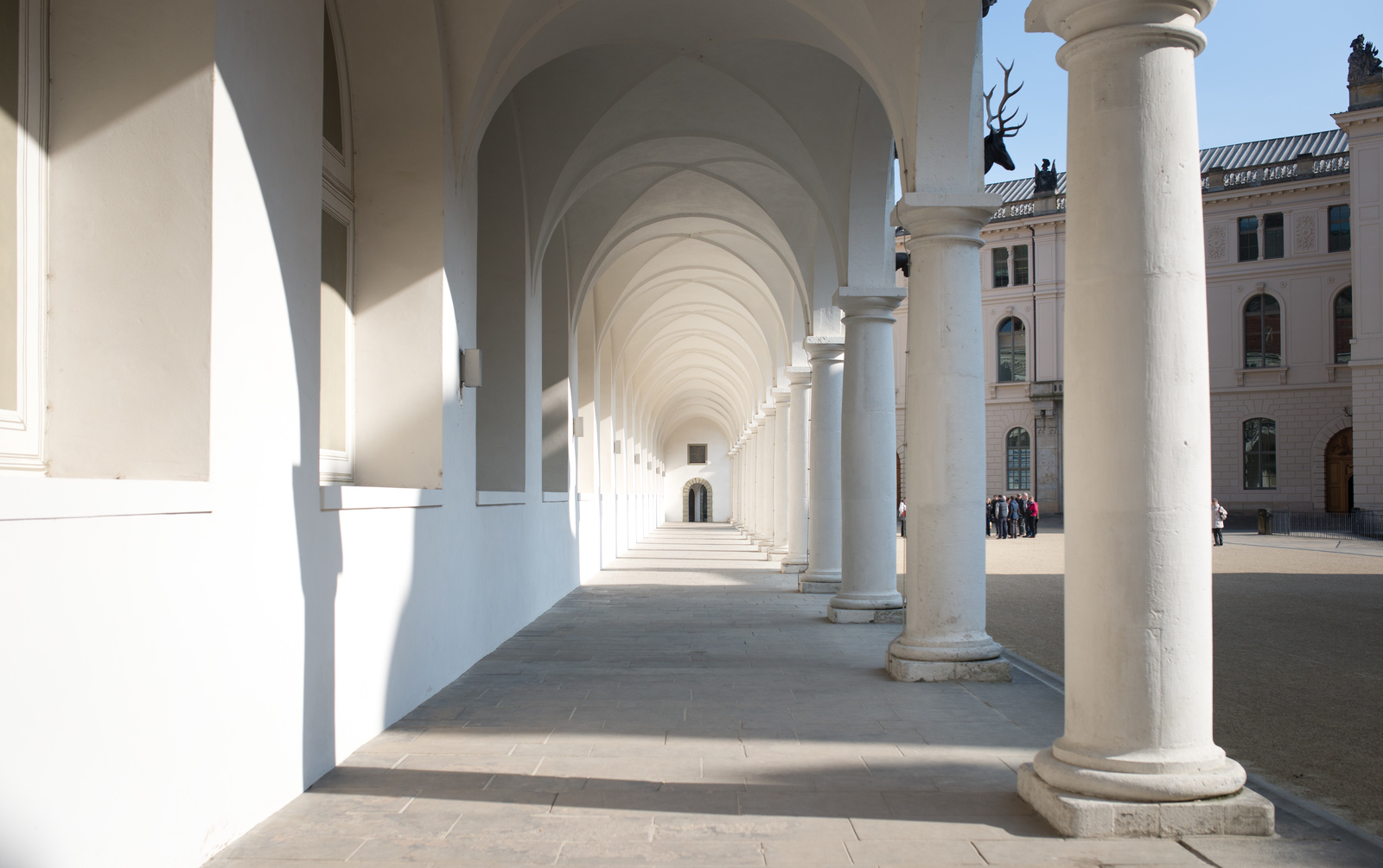 Sous les arcades Sous les arcades