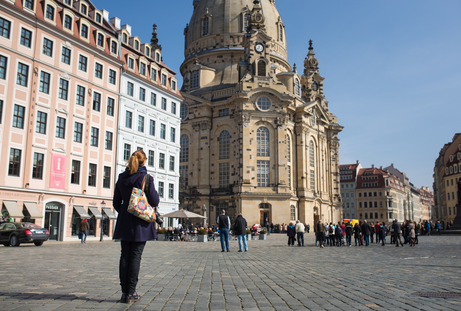 Sur la place de la Frauenkirche Sur la place de la Frauenkirche