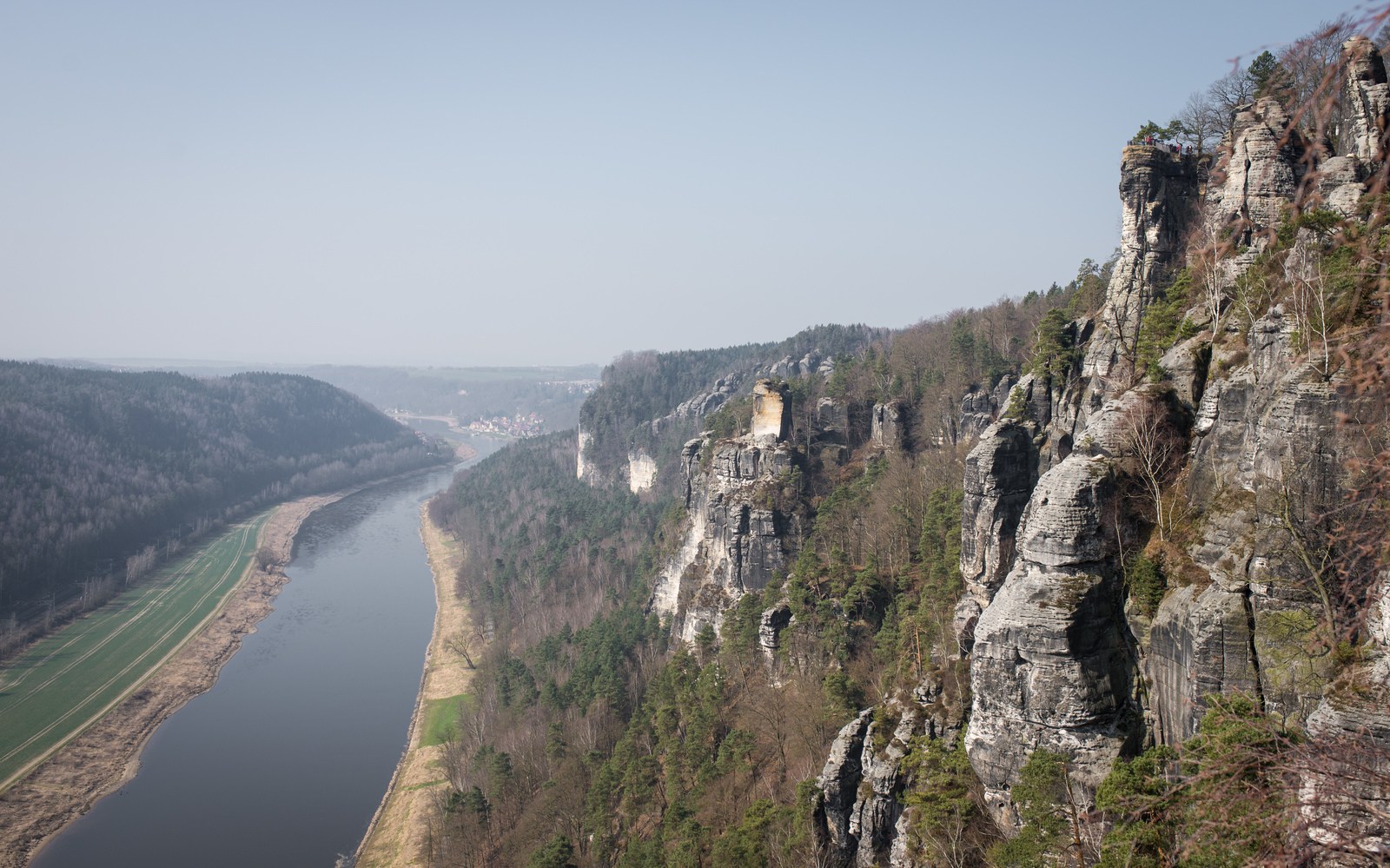 affluent de l elbe en 4 lettres