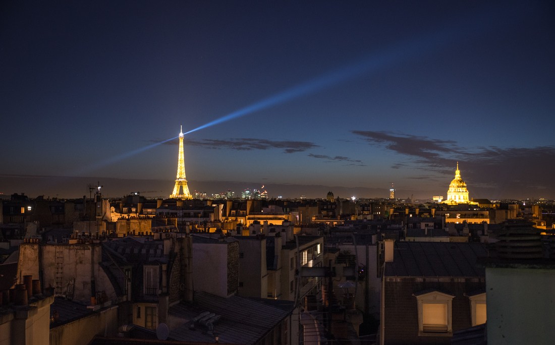 La tour Eiffel, de nuit