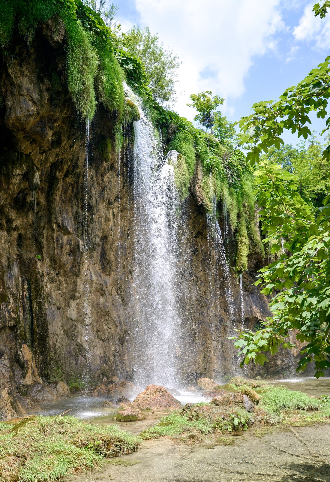 Un des nombreuses cascades du parc de Plitvice