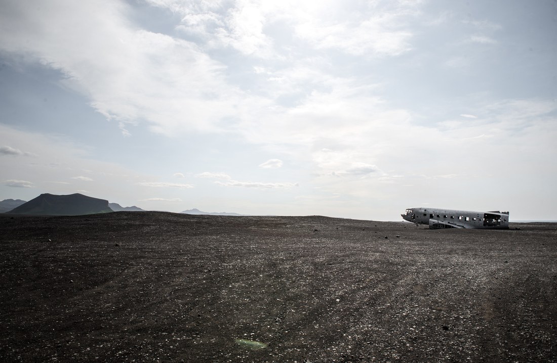 L'avion au milieu de Solheimasandur en Islande
