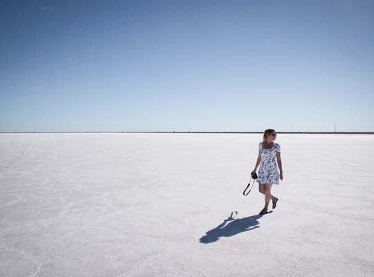 Se promener dans le désert de sel 