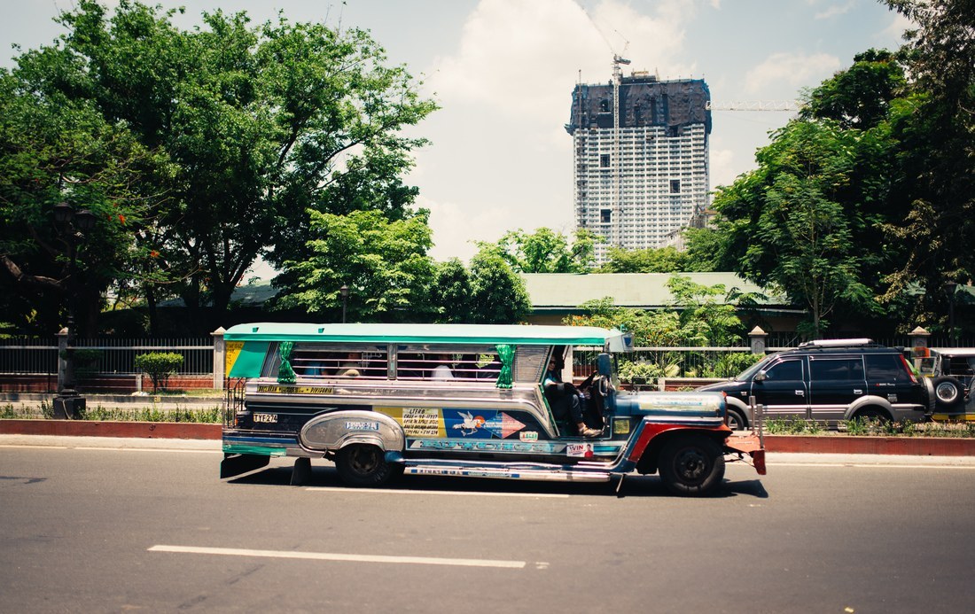 Jeepney dans les rues de Manille