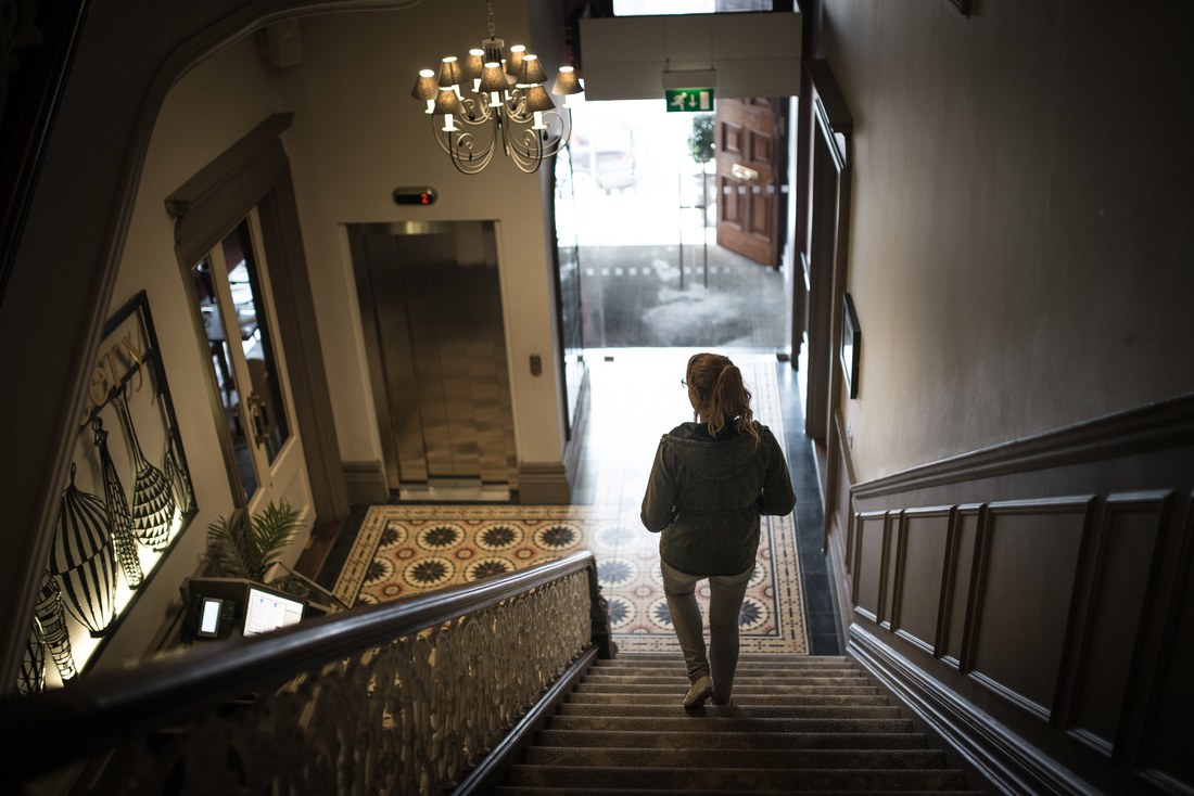 Dans l'escalier du Banjo