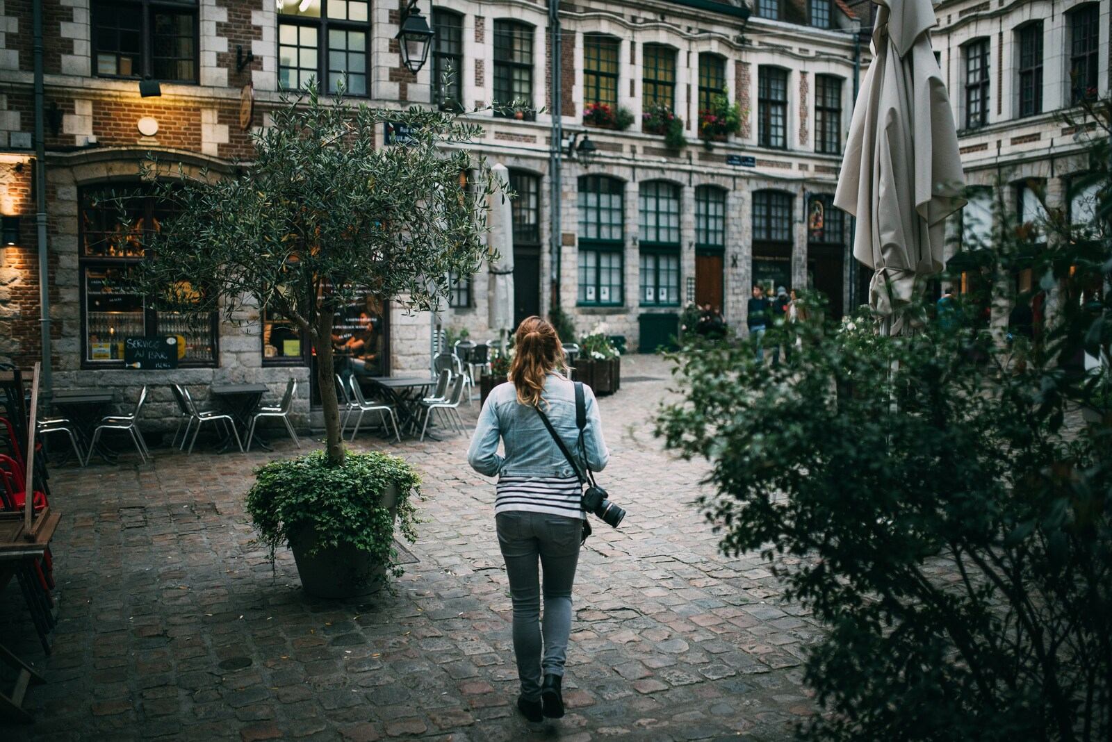 Manue dans le vieux Lille 