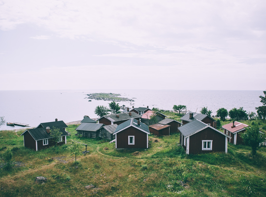 Maisons sur l'île de Maakalla