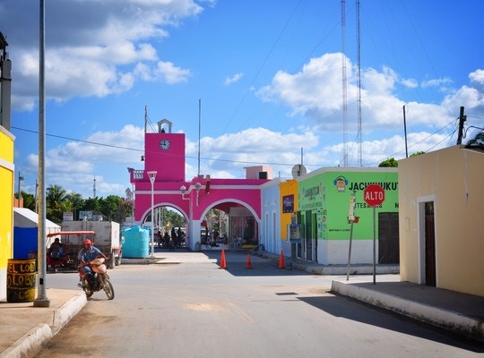 rue de Celestun, yucatan