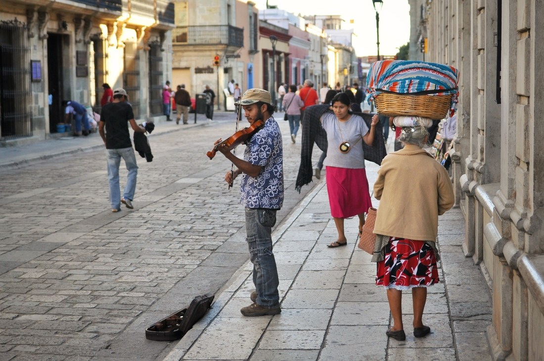 Mexicaine dans les rues d'Oaxaca.
