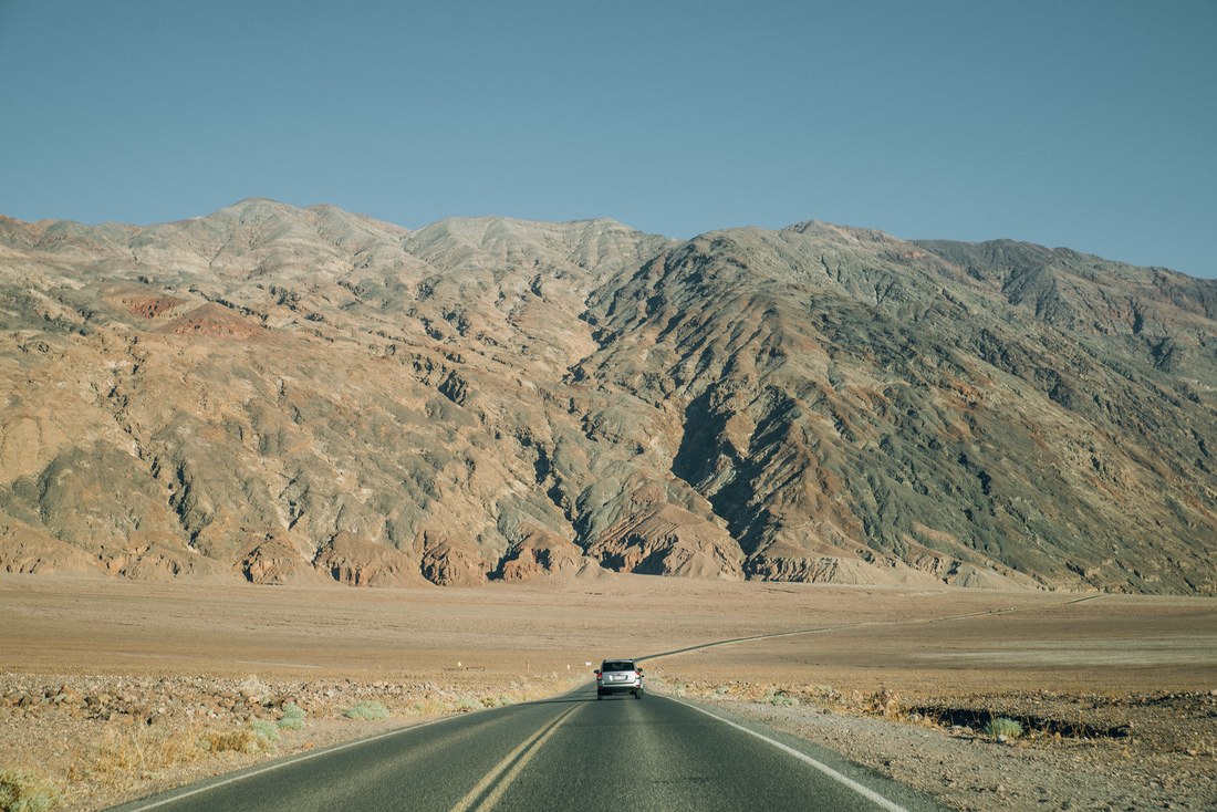 Tout droit dans le désert de Death Valley
