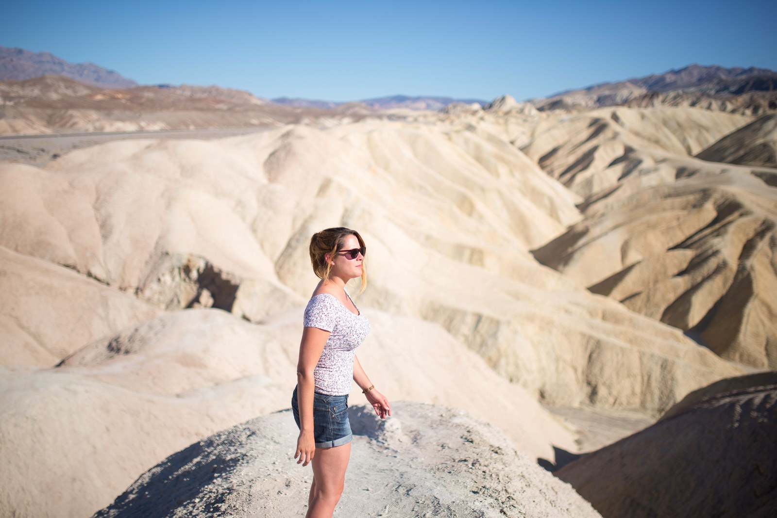 Portrait de Manue à Zabriskie, Death Valley Portrait de Manue à Zabriskie, Death Valley
