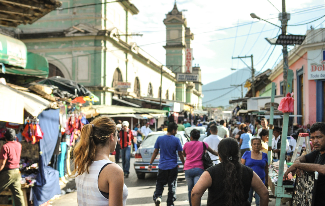 Dans la rue principale de Granada, Nicaragua