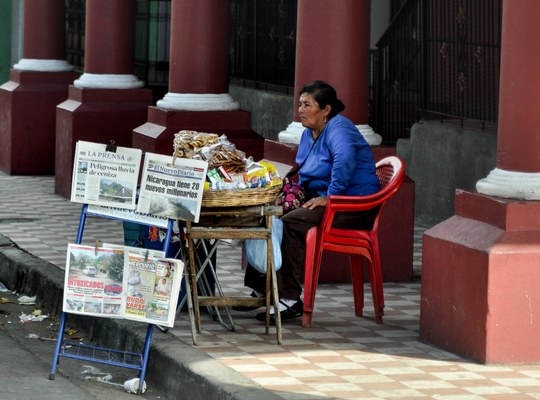 Vendeuse de journaux, Granada