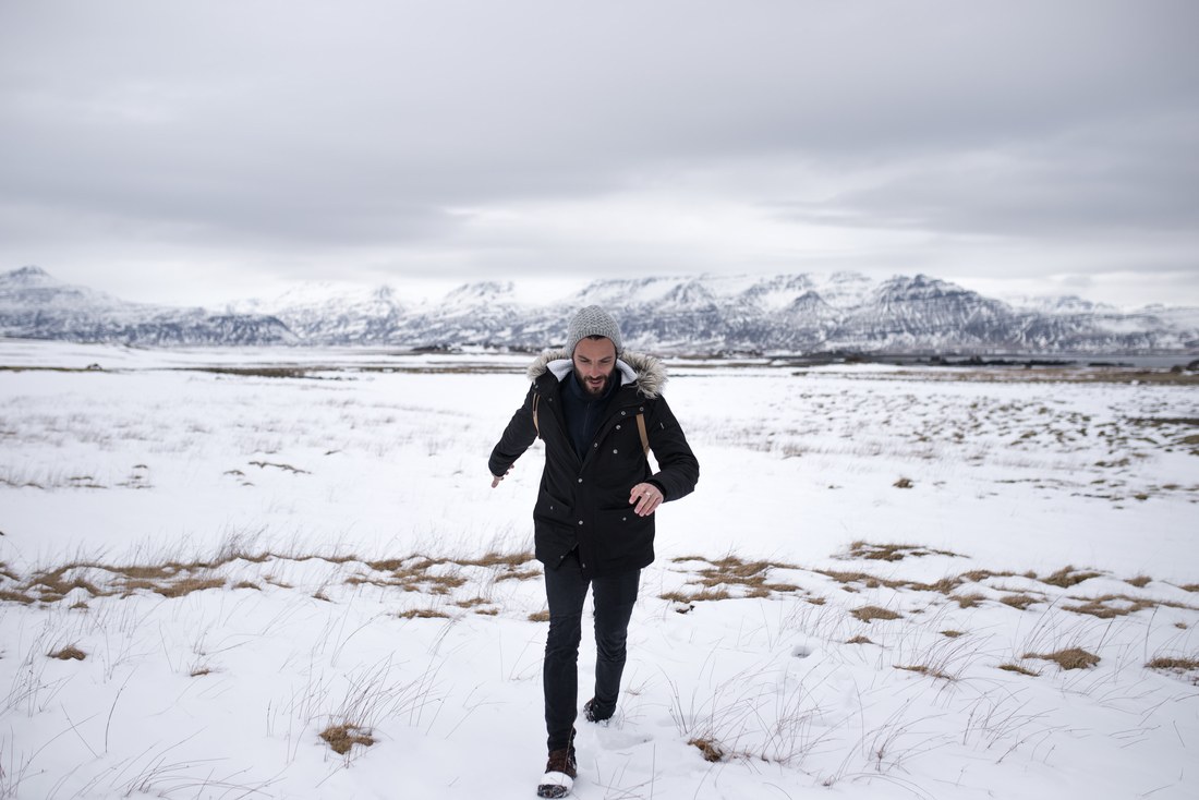 S'amuser dans la neige en Islande 
