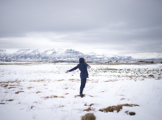 Manue (heureuse) dans la neige