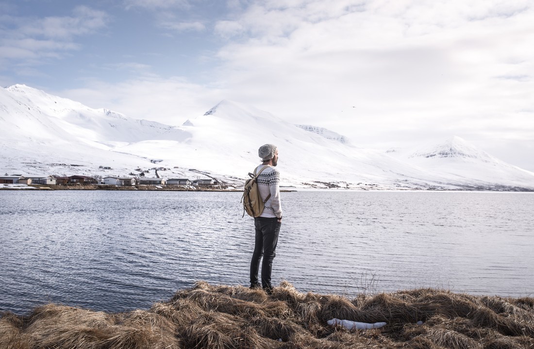 Seb devant les paysages d'Islande 
