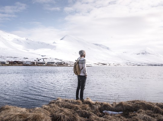 Seb devant les paysages d'Islande 
