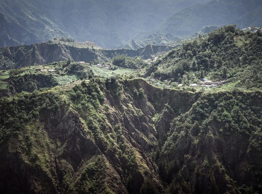 Village au coeur d'un cirque de La Réunion 