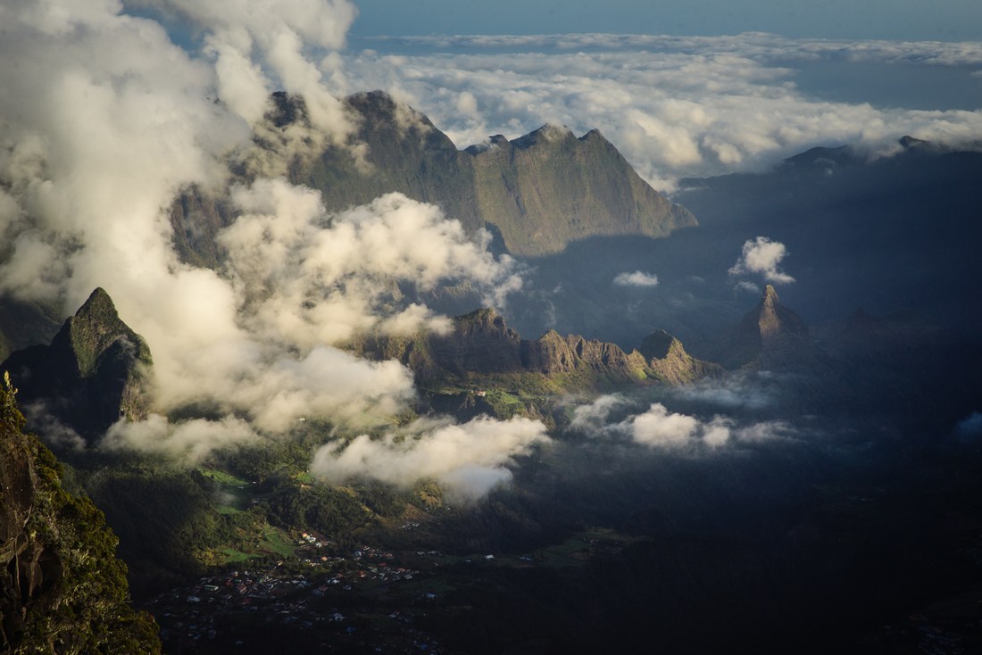Quand les nuages laissent apparaitre les paysages de La Réunion 