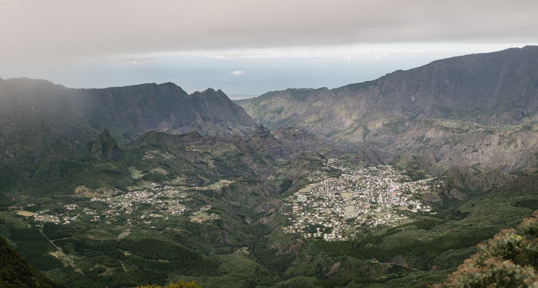 Vue panoramique sur le village de Cilaos, Piton des Neiges 