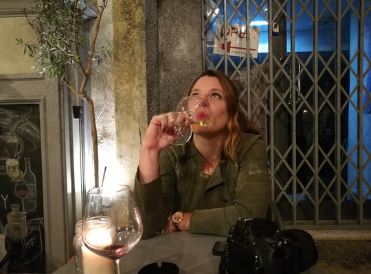 Dégustation d'un vin de Malte