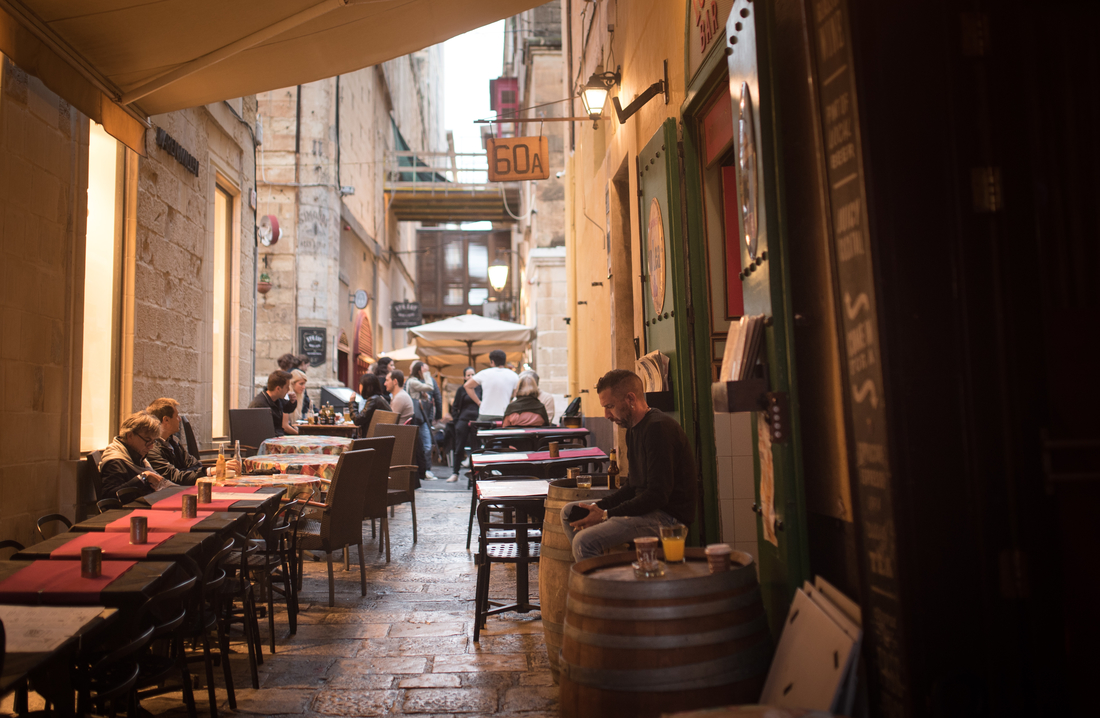 Petite rue animée de La Valette