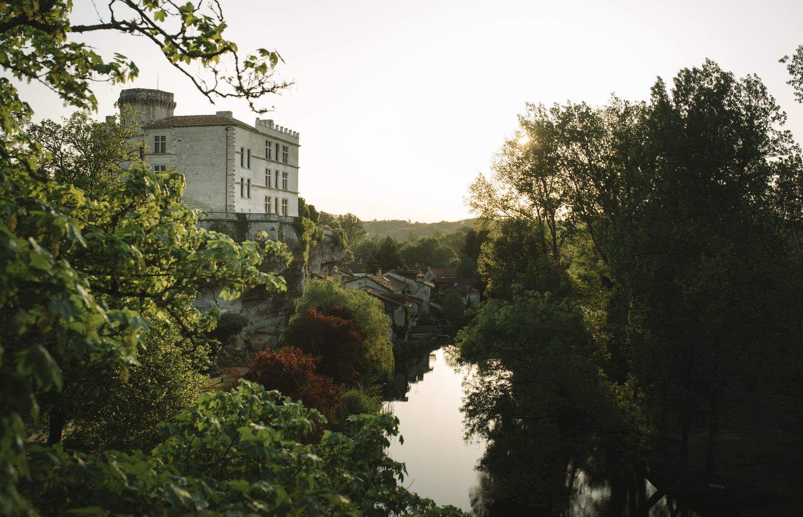 Chateau de Bourdeilles et la Dronne Chateau de Bourdeilles et la Dronne