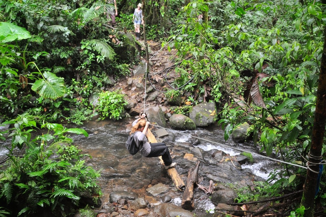 Traverser la rivière, Rio Céleste Costa Rica