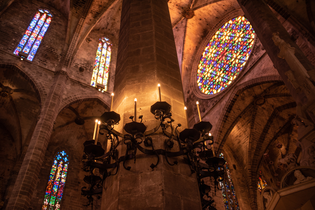 Candélabres de Gaudi, Cathédrale de Palma 